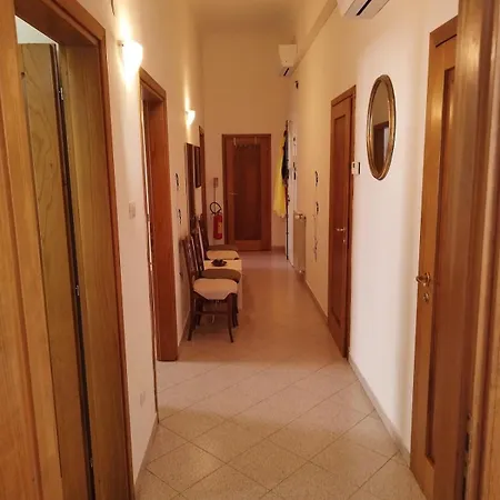 Ponte Vittoria , 11 , Apartment